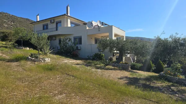 Villa with lake and sea views - Limni Vouliagmenis, Korinthia, Peloponnese
