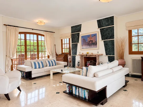 Excellent 3rd-Floor Renovated Penthouse Apartment in Glyfada - Glyfada, Athens, Attica