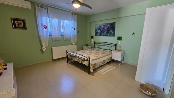 Villa with lake and sea views - Limni Vouliagmenis, Korinthia, Peloponnese
