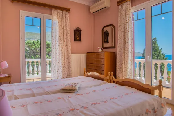 Traditional house with panoramic sea views over Batsi bay - Batsi, Andros, Cyclades Islands