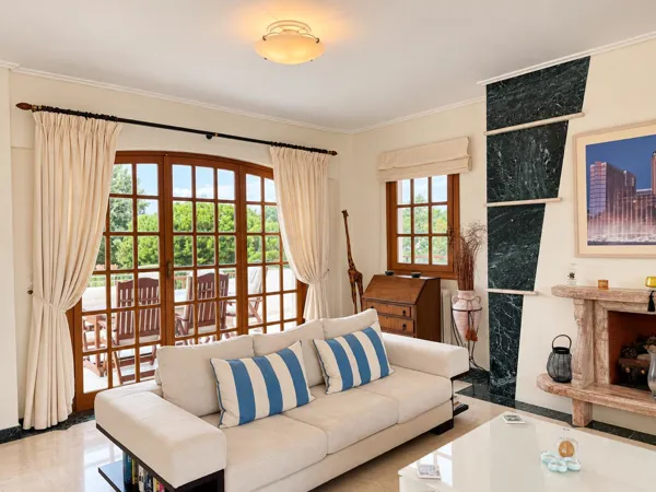 Excellent 3rd-Floor Renovated Penthouse Apartment in Glyfada - Glyfada, Athens, Attica
