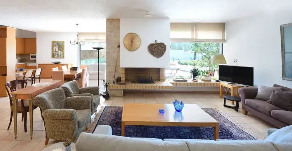 Contemporary Elegance: A Gated Villa Retreat in Thessaloniki - Thermi, Thessaloniki