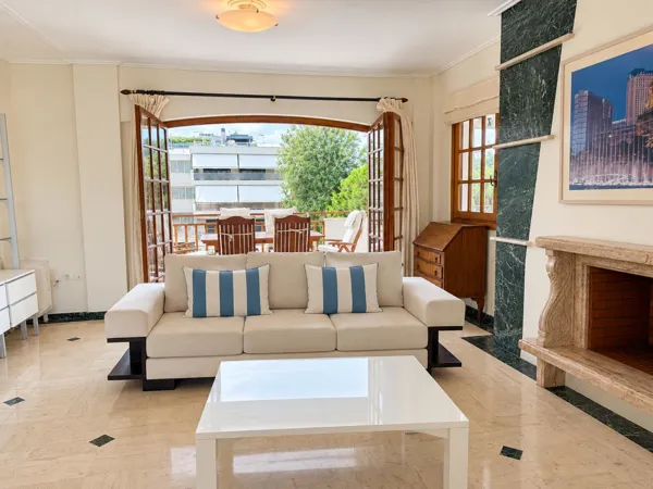 Excellent 3rd-Floor Renovated Penthouse Apartment in Glyfada - Glyfada, Athens, Attica