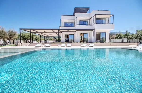 An elegant villa just steps from the beach - Acharavi, Corfu, Ionian Islands