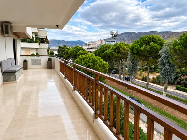 Excellent 3rd-Floor Renovated Penthouse Apartment in Glyfada - Glyfada, Athens, Attica