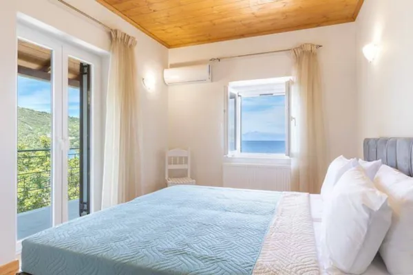 Unique seafront house - Kassiopi, Corfu, Ionian Islands