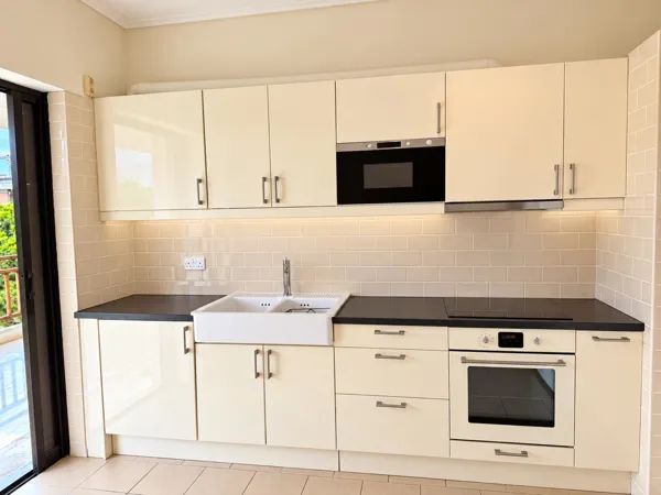 Excellent 3rd-Floor Renovated Penthouse Apartment in Glyfada - Glyfada, Athens, Attica