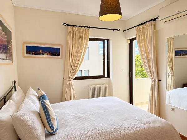 Excellent 3rd-Floor Renovated Penthouse Apartment in Glyfada - Glyfada, Athens, Attica