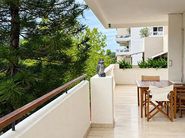 Excellent 3rd-Floor Renovated Penthouse Apartment in Glyfada - Glyfada, Athens, Attica