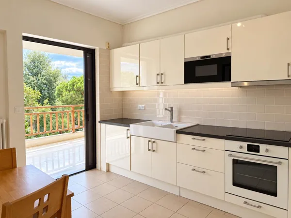 Excellent 3rd-Floor Renovated Penthouse Apartment in Glyfada - Glyfada, Athens, Attica