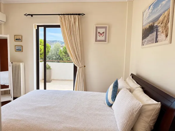 Excellent 3rd-Floor Renovated Penthouse Apartment in Glyfada - Glyfada, Athens, Attica