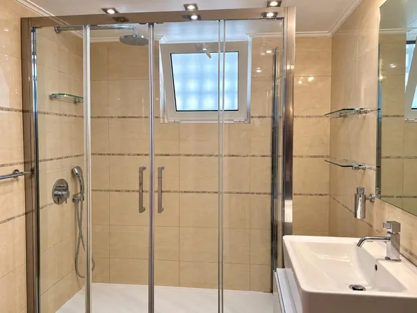 Excellent 3rd-Floor Renovated Penthouse Apartment in Glyfada - Glyfada, Athens, Attica