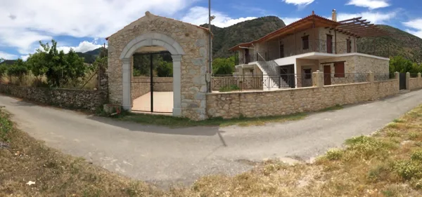 Spacious stone built villa close to Sparta - Sparti, Peloponnese