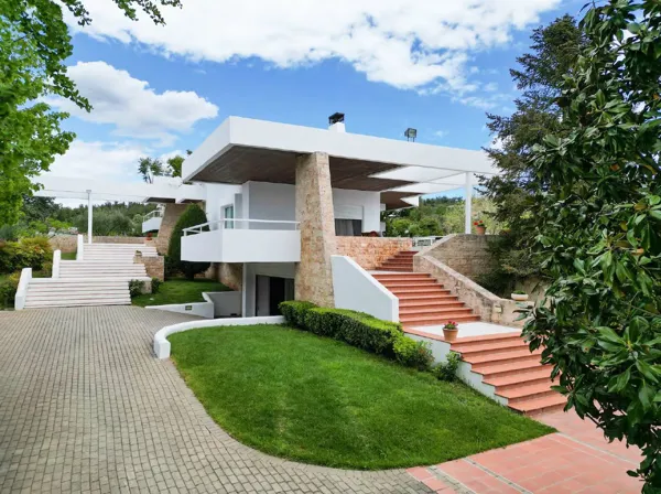 Contemporary Elegance: A Gated Villa Retreat in Thessaloniki - Thermi, Thessaloniki