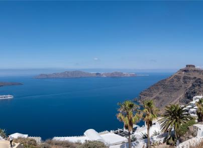 Unique plot located in the famous Caldera