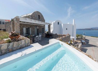 Traditional style villa in Santorini