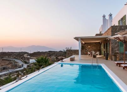 Cozy villa with breathtaking sunset views 