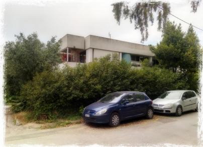 Hard to find attractive corner block in the center of Kifissia