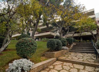 Top Level apartment with panoramic view