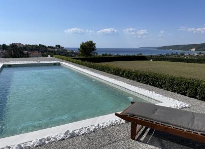 Holiday house with beautiful sea views 