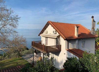 Country villa with breathtaking sea views in Derveni