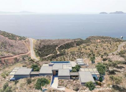 Four projects on buildable land plots with 180° sea views 