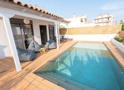 A fully renovated house very close to the beach