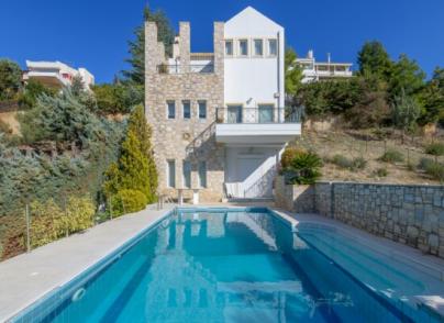 Luxury 3-levels independent residence