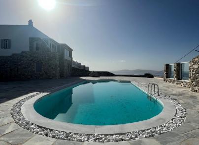 Villa with stunning views of the Aegean Sea
