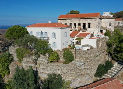 A one-of-a-kind traditional offering with unique views