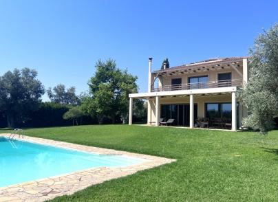 Beautiful villa nestled in the green