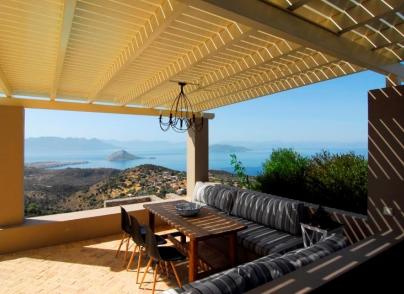 Villa with postcard sea views
