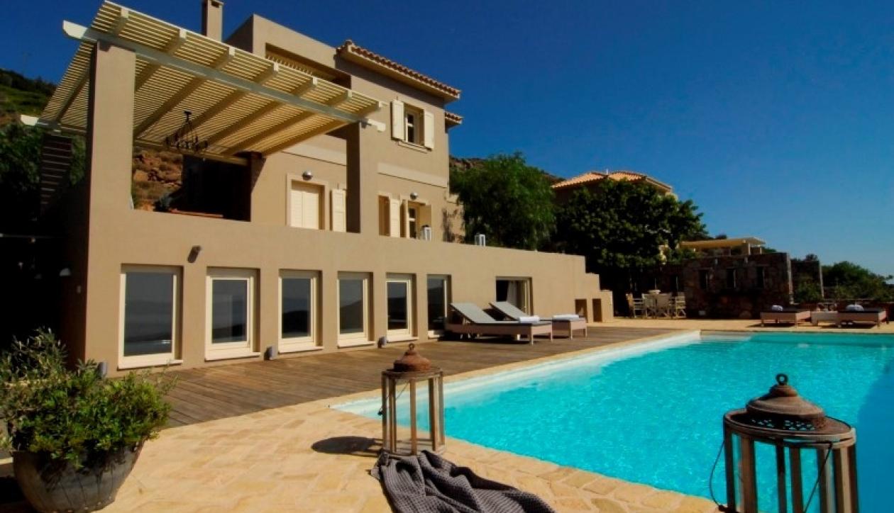 Villa with postcard sea views