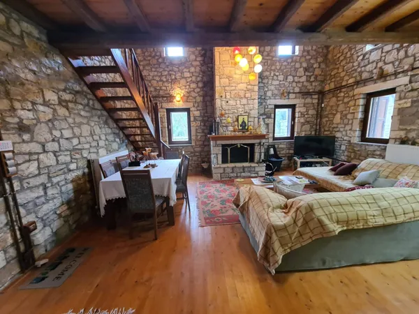 Charming stone mansion, chalet style - Kleitoria, Achaïa, Peloponnese