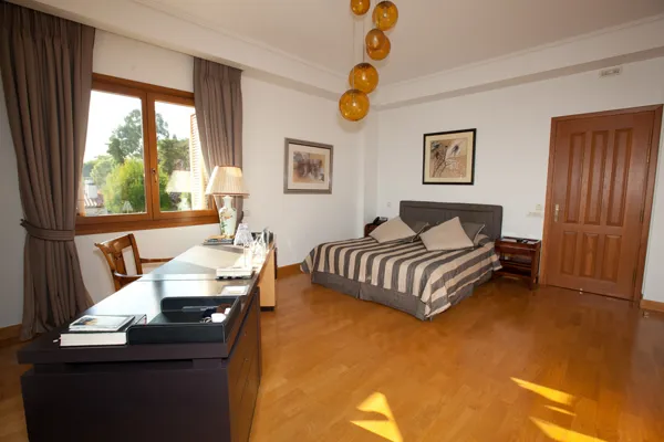 Unique Villa with Swimming Pool in Lagonisi  - Lagonissi