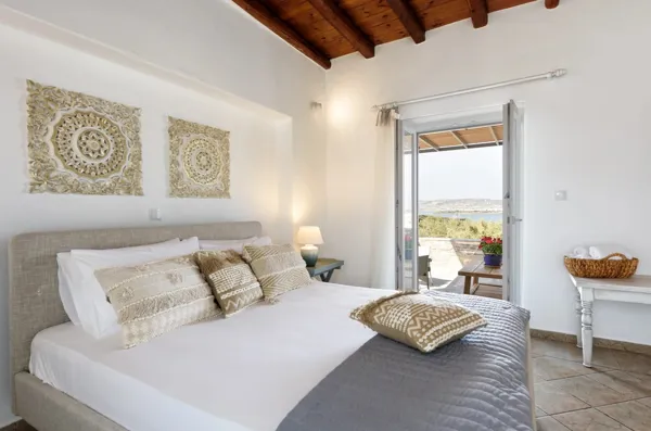 Luxury villa just steps from the beach    - Pounta, Paros, Cyclades Islands