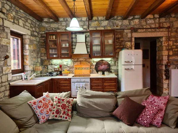 Charming stone mansion, chalet style - Kleitoria, Achaïa, Peloponnese