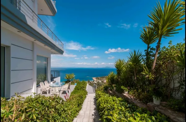 Luxury villa in Athens suburbs - Porto Rafti, Attica