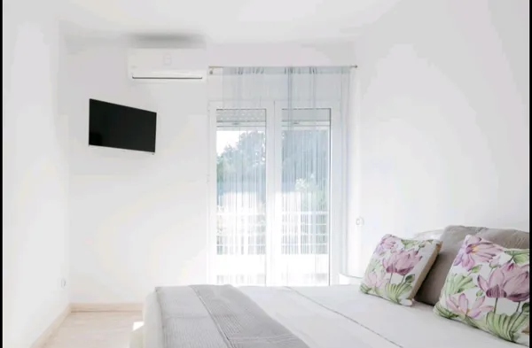 Luxury villa in Athens suburbs - Porto Rafti, Attica