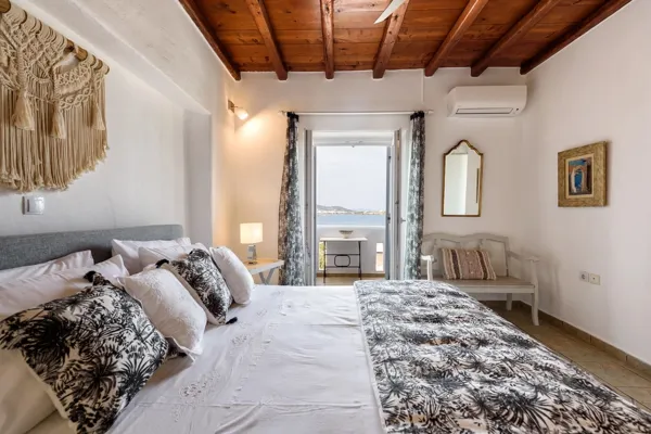 Luxury villa just steps from the beach    - Pounta, Paros, Cyclades Islands