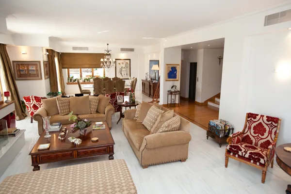 Unique Villa with Swimming Pool in Lagonisi  - Lagonissi
