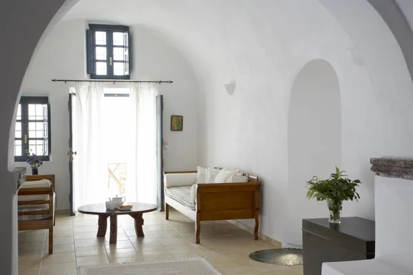 Traditional Restored 4-bedroom house - Pyrgos, Santorini, Cyclades Islands
