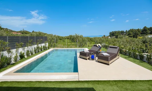 Exclusive Six Villa Complex on One Acre with Private Pools  - Pefkohori, Halkidiki