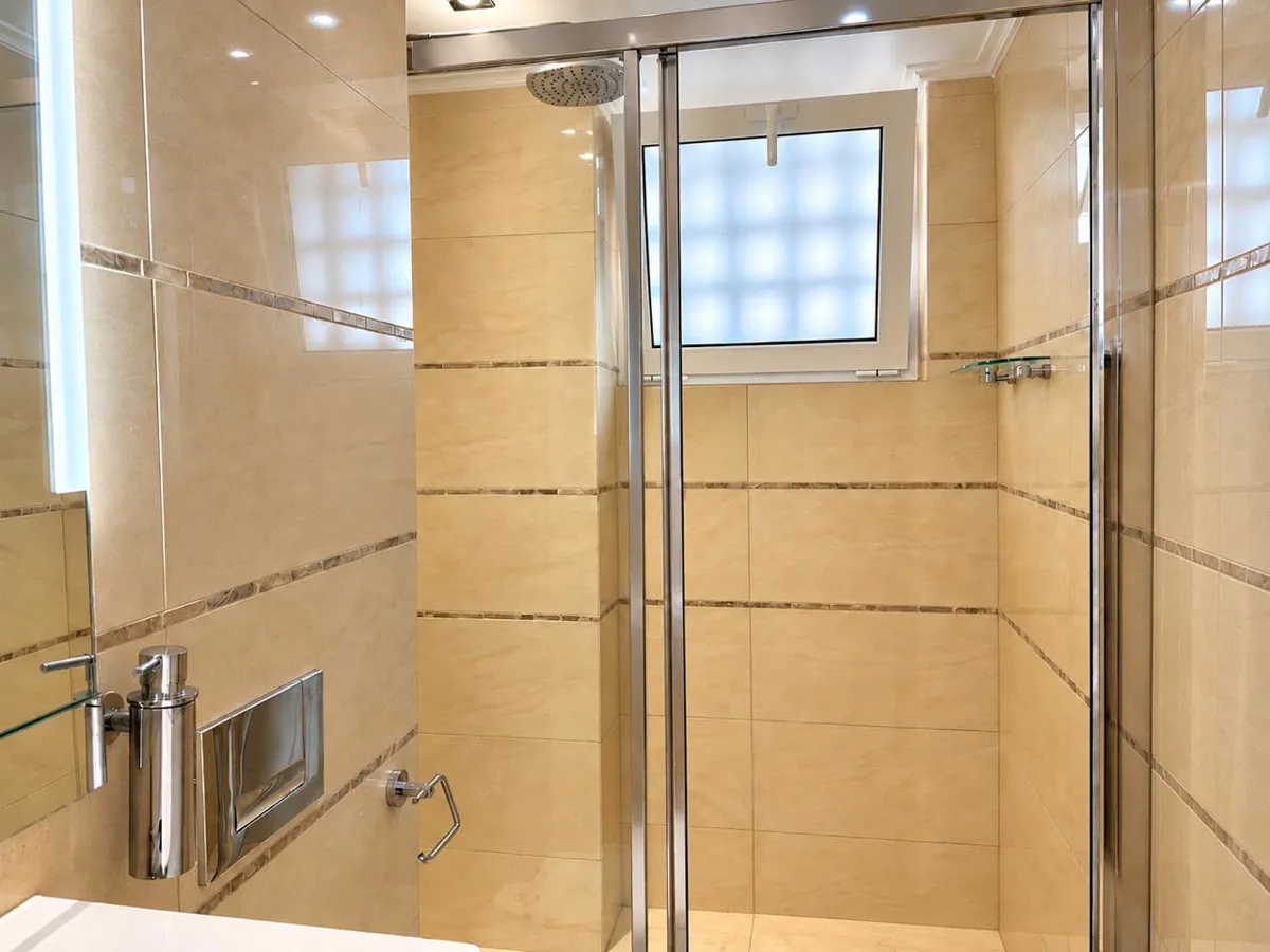 Excellent 3rd-Floor Renovated Penthouse Apartment in Glyfada - Glyfada, Athens, Attica