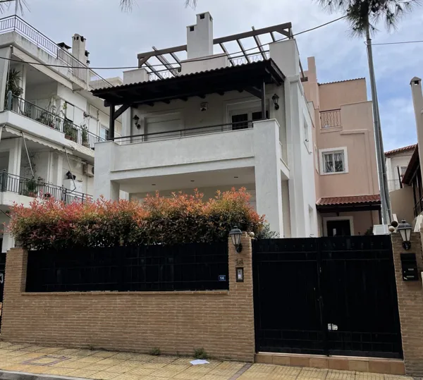 Great located residence in the north suburb of Lykovrysi - Lykovrysi, Attica