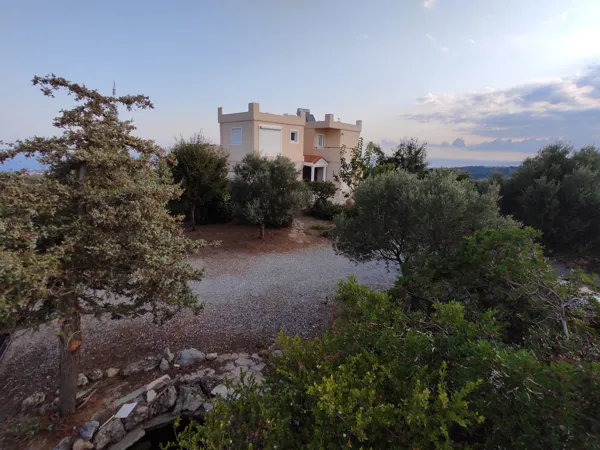 Hilltop villa overlooking the sea in Crete - Prines, Rethymno, Crete