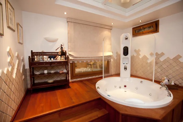 Unique Villa with Swimming Pool in Lagonisi  - Lagonissi