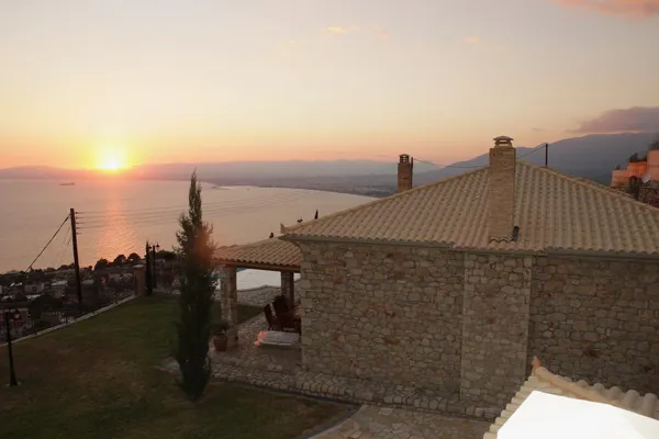 Beautiful villa with sea views, close to all amenities  - Kalamata, Messinia, Peloponnese