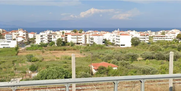 Great located plot with a house in Akrata - Akrata, Achaïa, Peloponnese