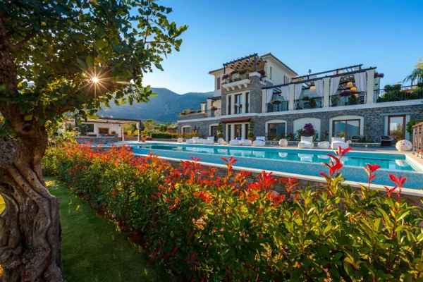 Sprawling seafront mansion - Elounda, Elounda, Crete